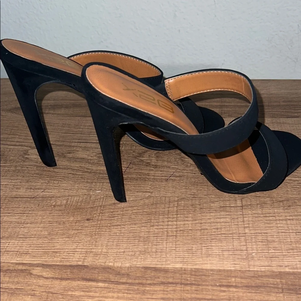 X2B Black Women's Heels